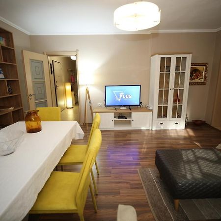 Eos Apartment Тирана Екстериор снимка