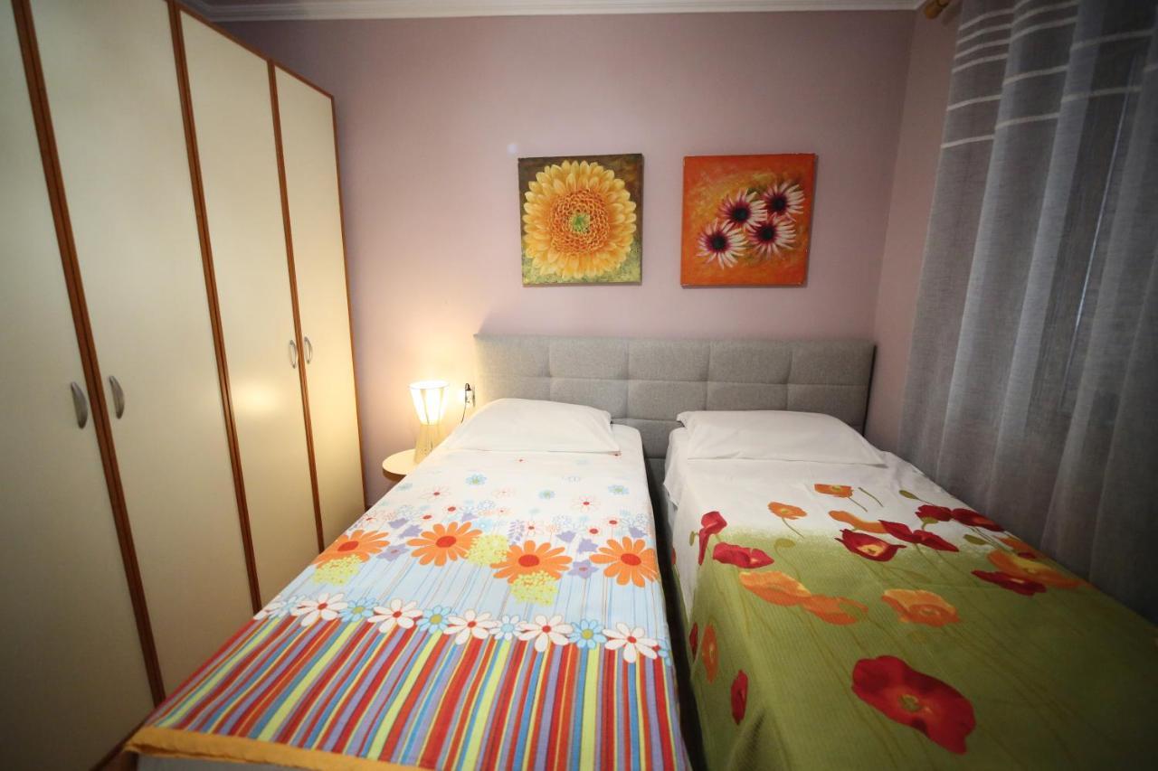 Eos Apartment Тирана Екстериор снимка