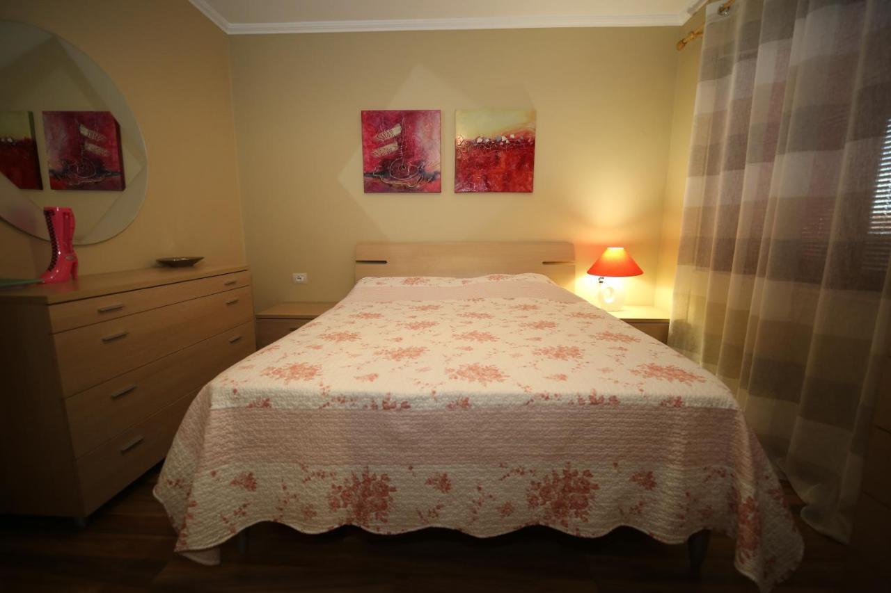Eos Apartment Тирана Екстериор снимка