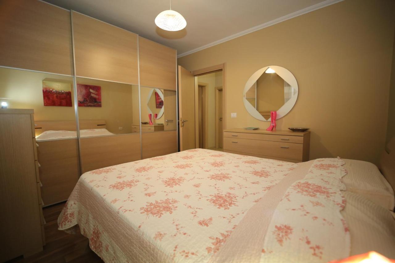 Eos Apartment Тирана Екстериор снимка